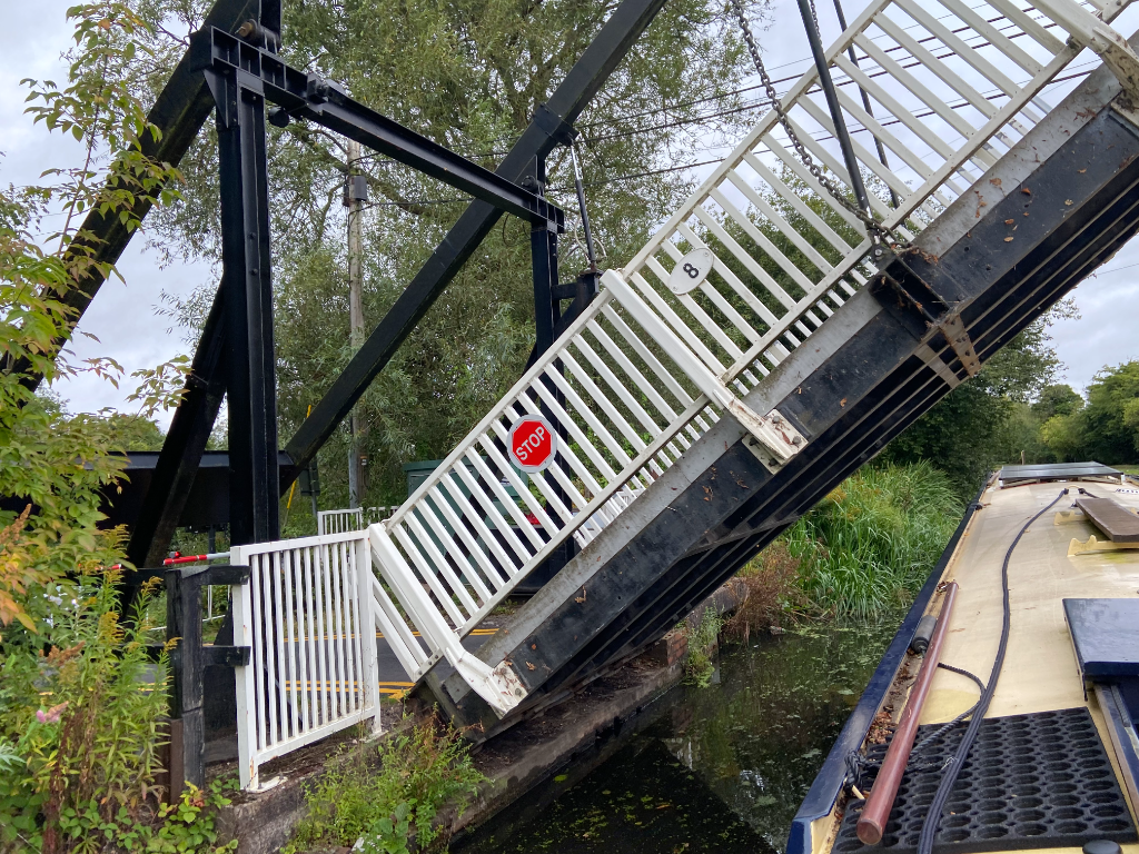 Drawbridge Inn Lift Bridge